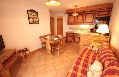 Bisanne 1500 Appartement | A 100m de las pistas de esquí, Planta baja, balcón, parking, tv, local para esquís, 45m²