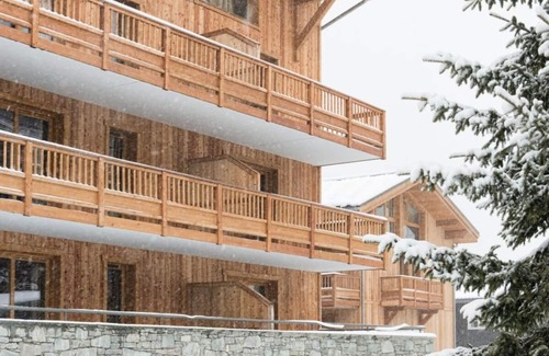 Les Brevieres Appartement | 100m from ski lifts, fitness, swimming pool, sauna, hammam, balcony, tv, 80m², Tignes