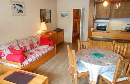 Les Deux Alpes Appartement | 50m du centre station, 1er étage, vue pistes de ski, balcon, télévision, casier à ski, 32m²
