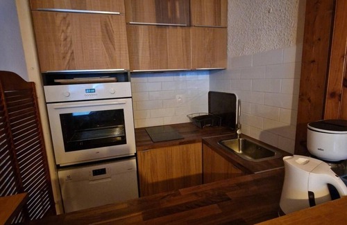 Les Deux Alpes Appartement | 50m du centre station, 1er étage, vue pistes de ski, balcon, télévision, casier à ski, 32m²