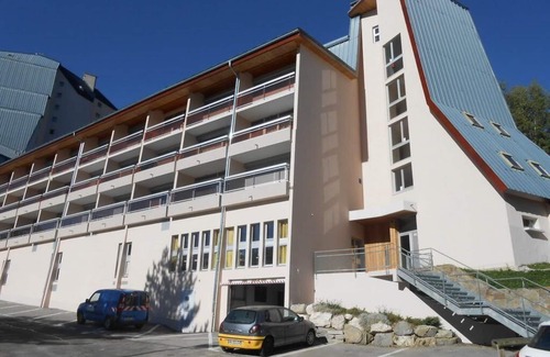 Les Deux Alpes Appartement | 50m du centre station, 1er étage, vue pistes de ski, balcon, télévision, casier à ski, 32m²