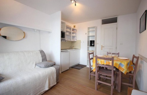 Chamrousse Appartement | À 100m des pistes de ski, 2ème étage, balcon, télévision, 24m², Chamrousse