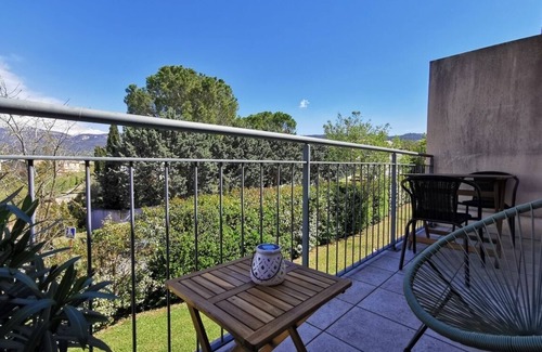 Trets Appartement | A 100m du centre! Appartement avec balcon