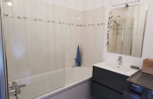 Trets Appartement | A 100m du centre! Appartement avec balcon