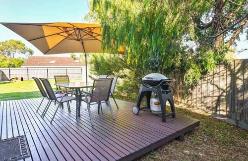 Capel Sound Maison | 100m to the beach 9min to Hot Springs Pet Friendly, 100m to the beach 9min to Hot Springs Pet Friend