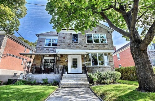 Cote-Des-Neiges—Notre-Dame-De-Grace Appartement | # 102 chaud et meublées avec goût - Très bien situé