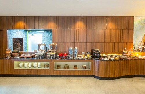 Biak Hôtel | 105 m² Hôtel ∙ 127 personnes