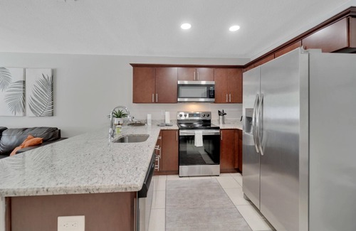 Apollo Beach Copropriété | 1053 Apollo Beach Blvd, Unit 5
