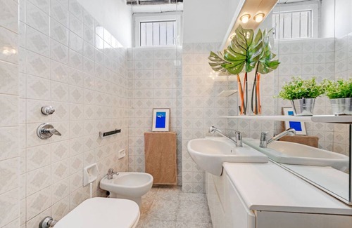 Buccinasco Station Balnéaire | 109 m² Chambre privée ∙ 1 chambre ∙ 4 personnes