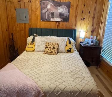 Brewton Maison | 109 Vinewood Cabin