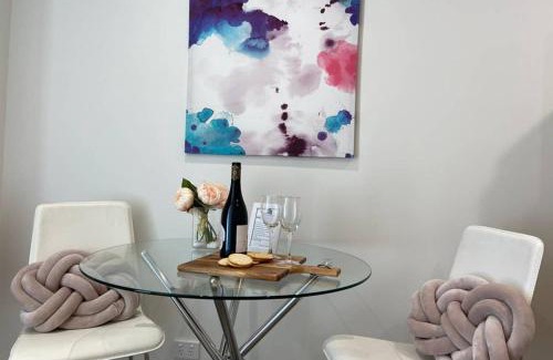 Brunswick West Appartement | 10A Brunswick Living Studio Close to APT and CBD Free Wifi Tram at Doorstep