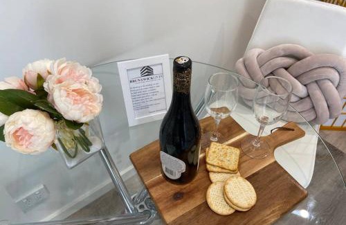 Brunswick West Appartement | 10A Brunswick Living Studio Close to APT and CBD Free Wifi Tram at Doorstep
