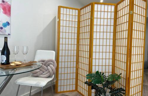 Brunswick West Appartement | 10A Brunswick Living Studio Close to APT and CBD Free Wifi Tram at Doorstep