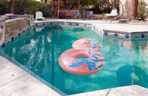 Spring Valley Villa | 10BR/6BA - 2 Private Homes, Pool, Heated Spa, Golf -Family Reunions & Big Groups