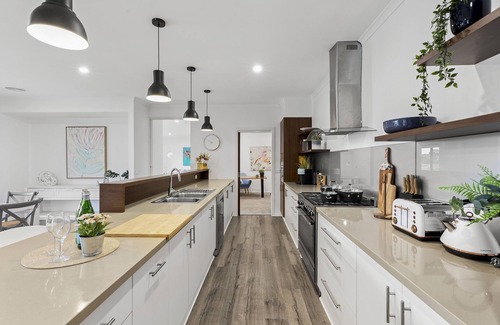 Leopold Autre | 10BR for 20 Person reedylake farmstay