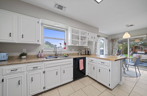 North San Antonio - SAT Maison | 10min to SAT - Eclectic 4bd - McAlister Park Haven