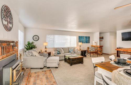 Burney Maison | 11 Mi to Burney Falls Charming Home with Fireplace