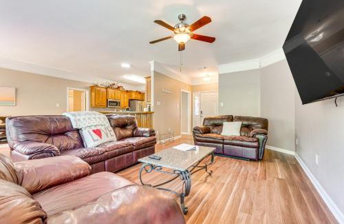 Little Rock Maison | 11 Mi to Dtwn Little Rock Home with Large Deck!