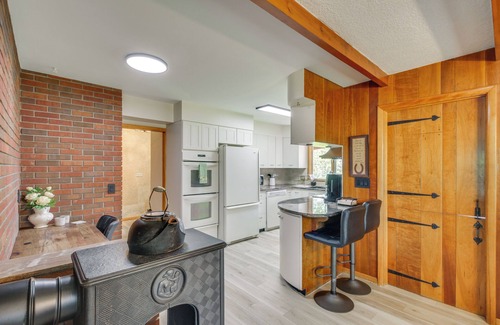 Fertile Maison | 11 Mi to Maple Lake: 5-Acre Property in Fertile!