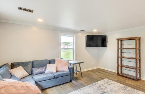 Holt Maison | 11 Mi to Smithville Lake Private Home Near Winery