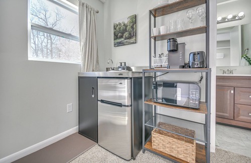 Northwest Appartement | 11 Mi to Virginia Beach Boardwalk: Studio Retreat!