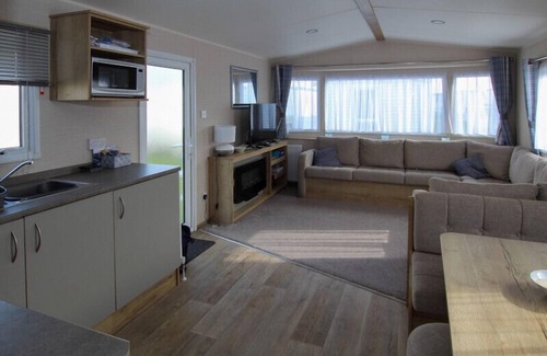 Pevensey Station Balnéaire | 11 Pebble Beach, Eastbourne Rd, Pevensey Bay,