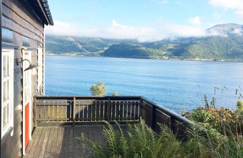 Torheim Maison | 11 person holiday home in Davik-By Traum
