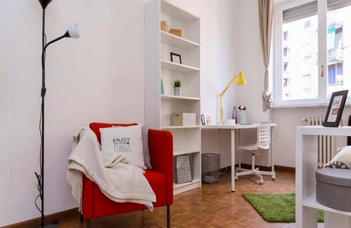 Cesano Boscone Station Balnéaire | 110 m² Chambre privée ∙ 1 chambre ∙ 1 personne