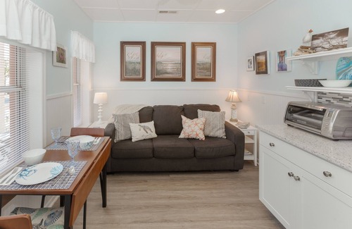 Isle of Palms Copropriété | Picture Perfect Studio, 1er étage, adapté aux chiens, NOUVELLE RÉNOVATION!
