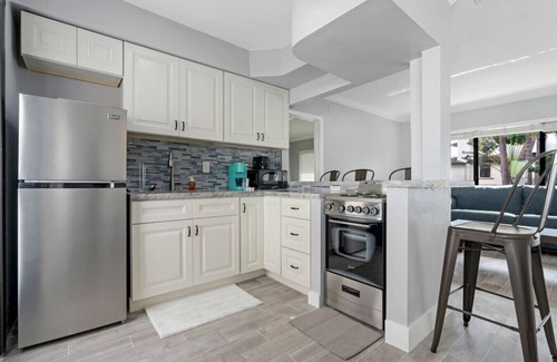 Nurmi Isles Appartement | 111 #5 · 1 bedroom with pool on the water in Las Olas!