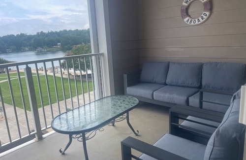 Huddleston Appartement | #113 Pointe - 1 Bedroom Lakefront Condo at Mariners SML