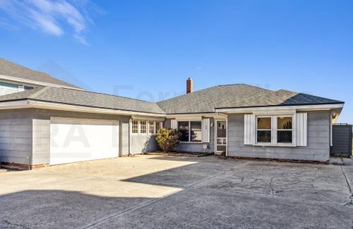 Ocean Cay Maison | 1180 S Fletcher Ave