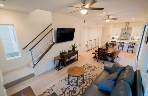 Imperial Beach Maison | 119 Elm Ave · San Diego Beachfront House 60s to sand, surf, pier