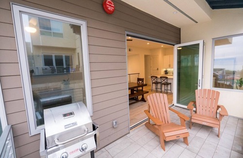 Imperial Beach Maison | 119 Elm Ave · San Diego Beachfront House 60s to sand, surf, pier