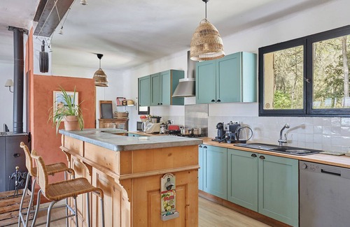 Venelles Villa | Maison 12 couchages avec piscine et pinede à 12 min du centre d'Aix en Provence.