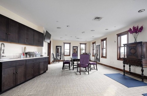 Chesapeake City Maison | 12 Bedroom Waterfront Historic 1920 Mansion! Pool, hot tub and 400 acres!