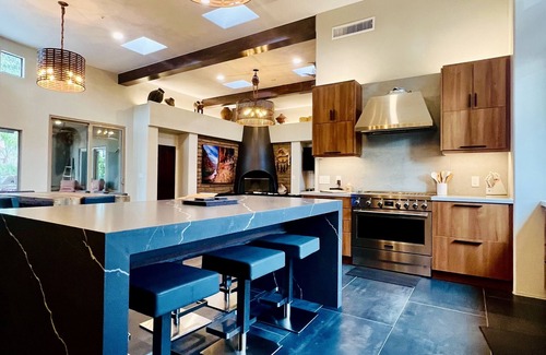 Pinnacle Peak Maison | 12+ chambres Custom Home w / 2 casita, cours de déchiquetage 18 trous et grotte d'homme