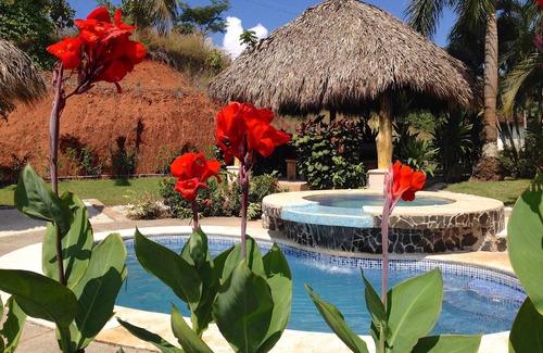 Esterillos Este Villa | GRAND DOMAINE, 3 PISCINES, VUES SUR OCÉAN , EVENTS, PINGPONG, SRVC CONCIERGE,