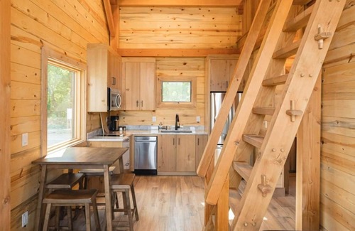 Laura Maison | #12 Deer Lodge