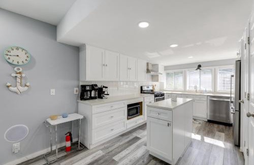 Georgetown Maison | 12 Mi to Dtwn Lewes and Beach Delaware Home with Deck