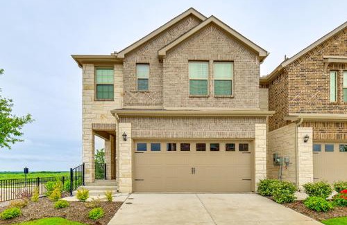 Weston Maison | 12 Mi to Dtwn McKinney Modern Gem with Patio and Yard