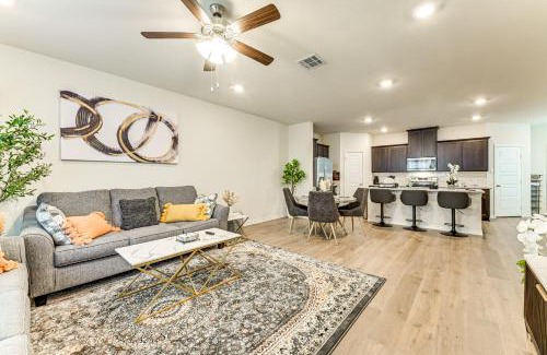 Weston Maison | 12 Mi to Dtwn McKinney Modern Gem with Patio and Yard