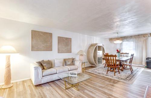Belleville Maison | 12 Mi to Dtwn St Louis Family Home with Fireplaces!