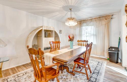 Belleville Maison | 12 Mi to Dtwn St Louis Family Home with Fireplaces!