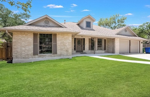Blossoms Park Maison | 12 Mins to airport