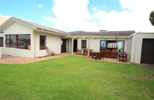 Saldanha Maison | 12 on Beach Guest House