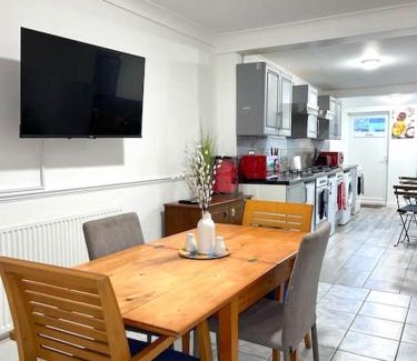 Havering Park Appartement | 12 Penn Gardens - Apart 4