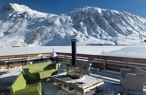Tignes Appartement | 12-person chalet with lake view