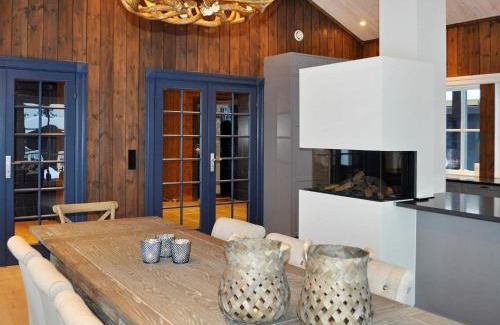 Skeikampen Maison | 12 person holiday home in Fåvang