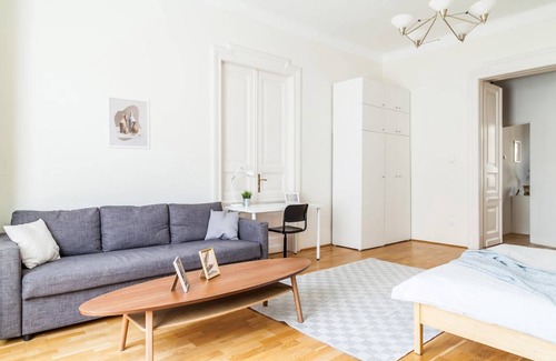 Terezvaros Station Balnéaire | 120 m² Chambre privée ∙ 1 chambre ∙ 1 personne